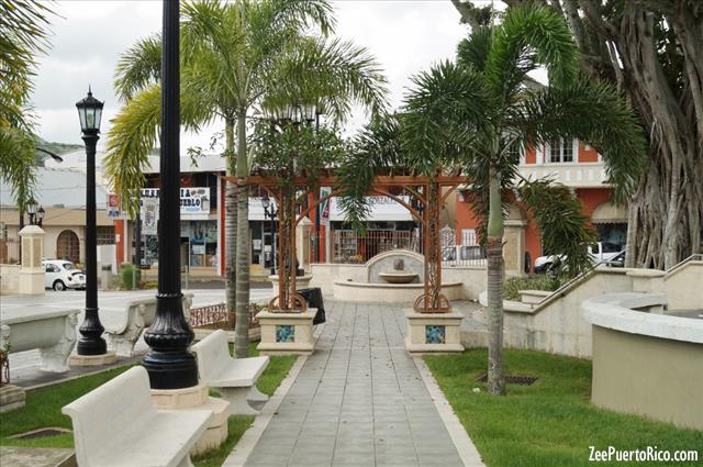 Plaza de Adjuntas - ZeePuertoRico.com